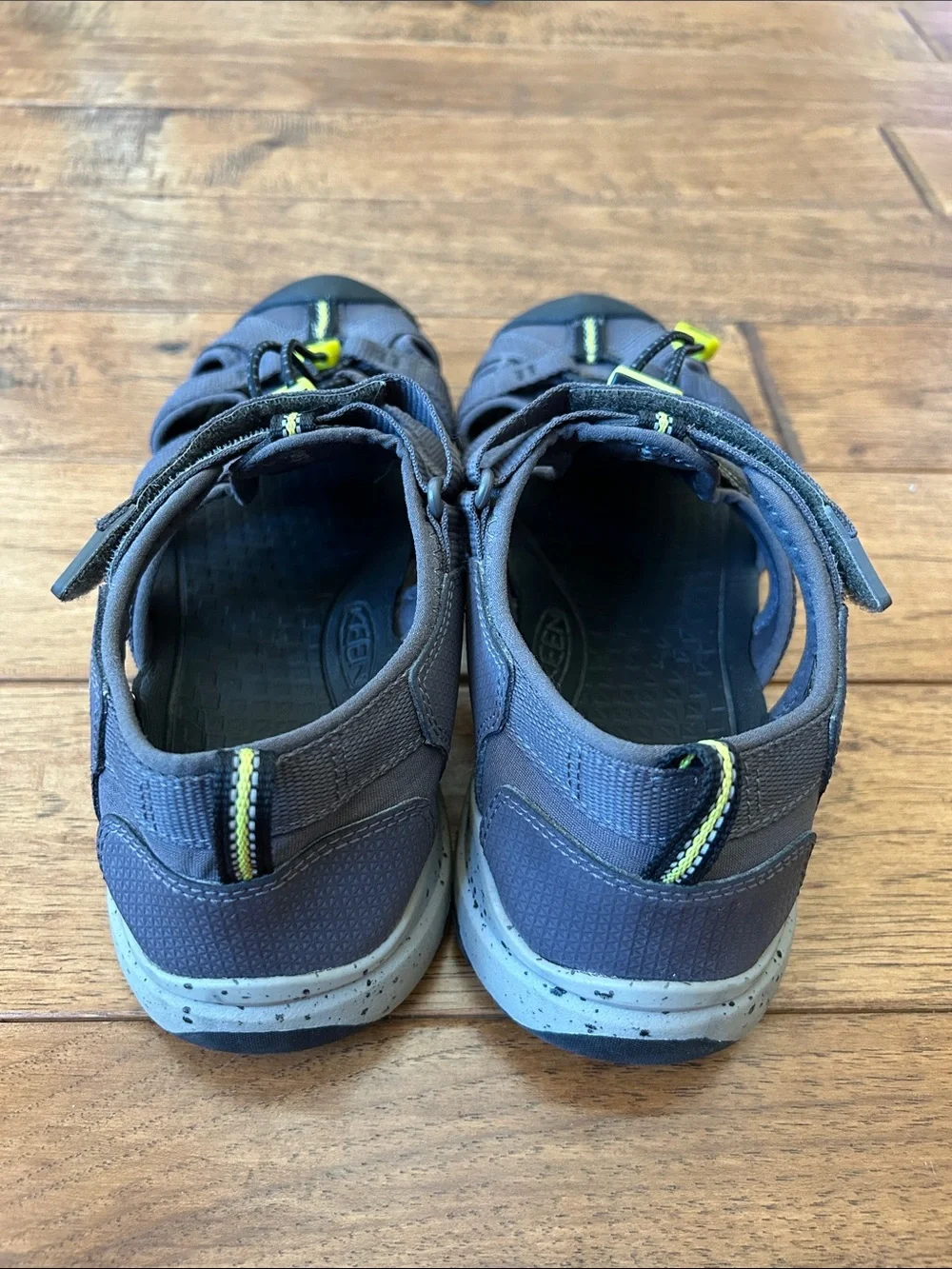 Keen Newport Neo H2 Hiking Sandals Water Shoes Gray Big Kids Size 7